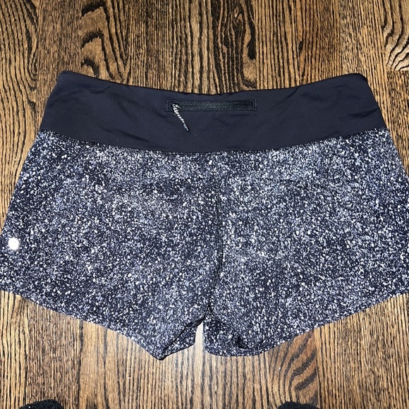 Lululemon size 8 shorts - Picture 2 of 3
